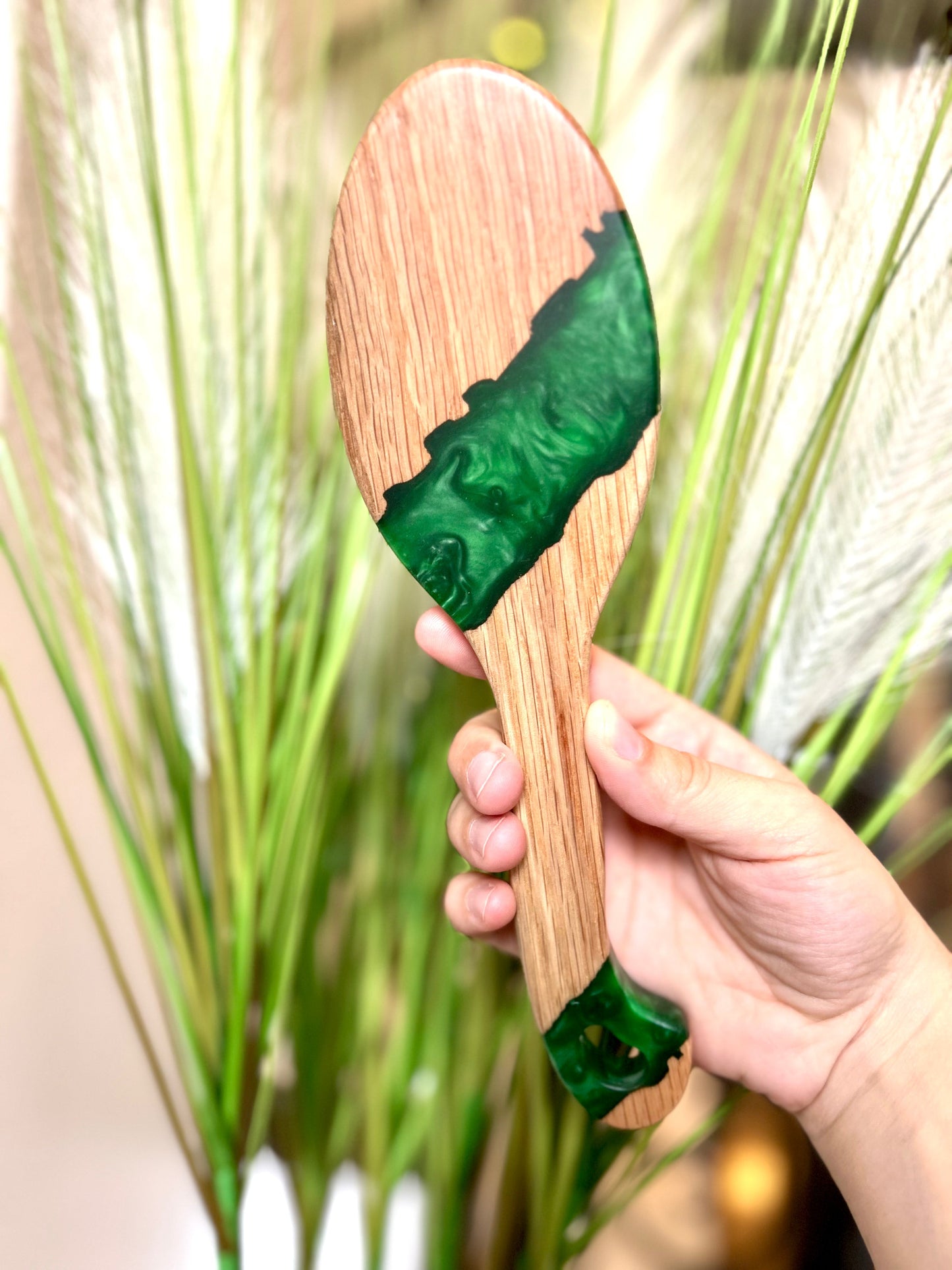 Eternal White CRISAN Everlasting Hair Brush with Interchangeable Bristles - April